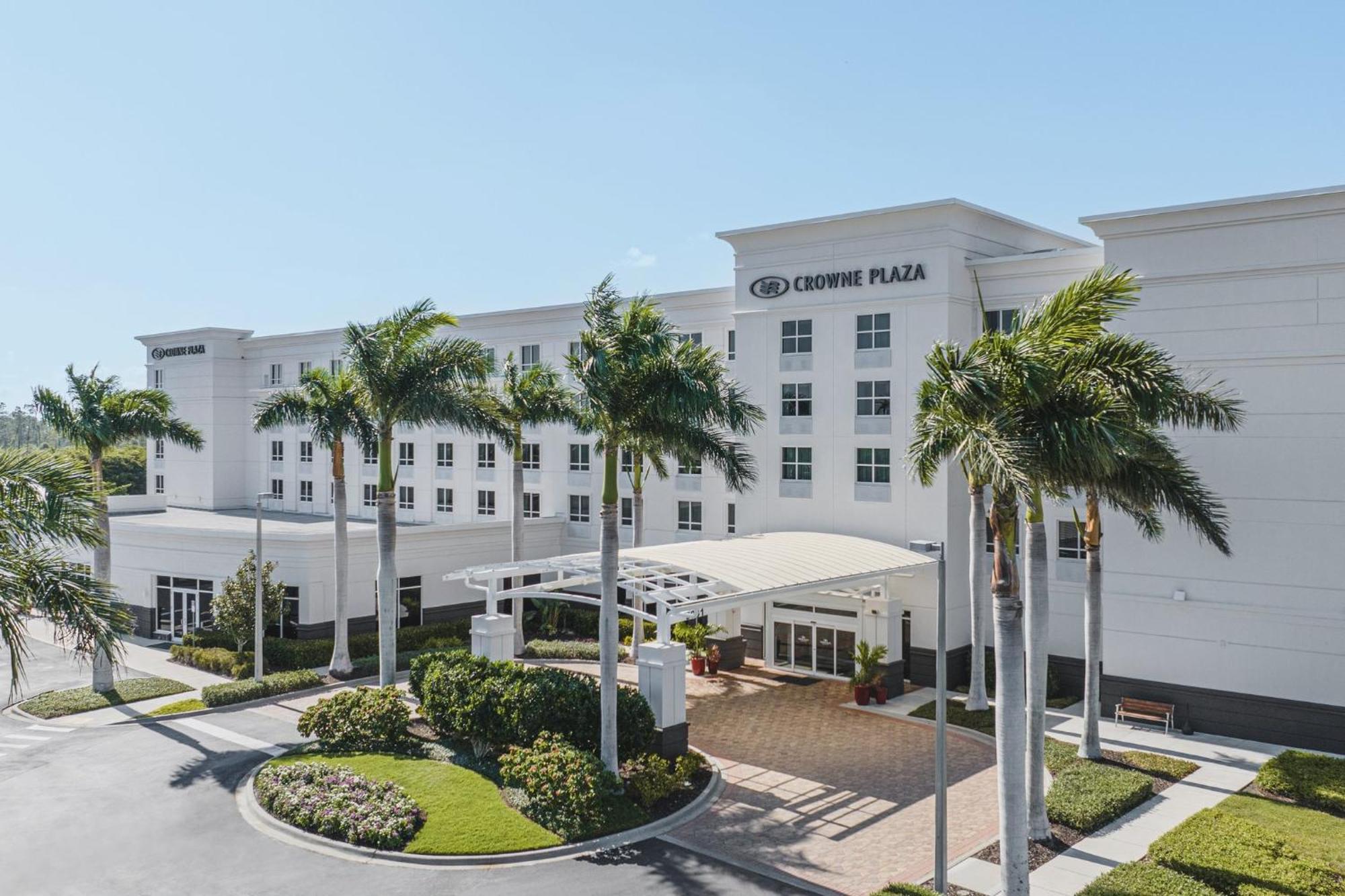 Crowne Plaza Ft Myers Gulf Coast, An Ihg Hotel Fort Myers Exterior photo
